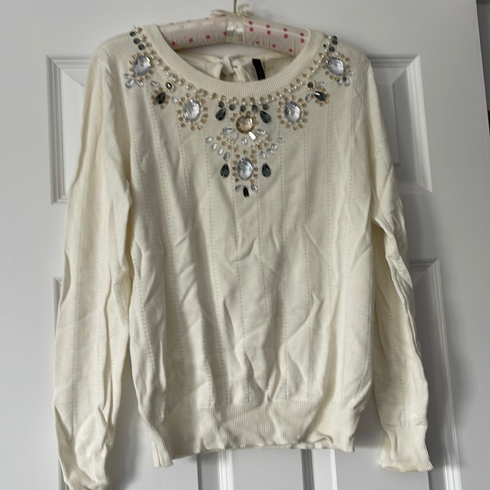 Bedazzled collar cream sweater